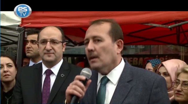 Harun Karacan Eskişehir'de fidan dağıttı