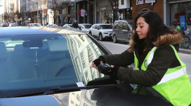KADIN PARKOMATLAR GÖREVE BAŞLADI