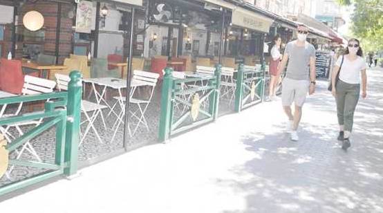 Kafe işletmecileri önlerini göremiyor