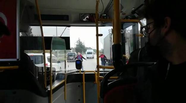 Kamyonet terör saçtı!