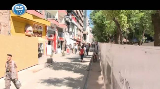 Karaoğlanoğlu Caddesi 15 gün trafiğe kapalı