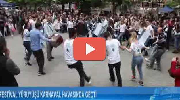 KARNAVAL HAVASINDA FESTİVAL YÜRÜYÜŞÜ