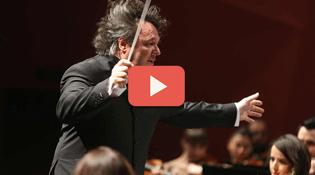 KONSERE GÖRSEL ŞOV DAMGA VURDU