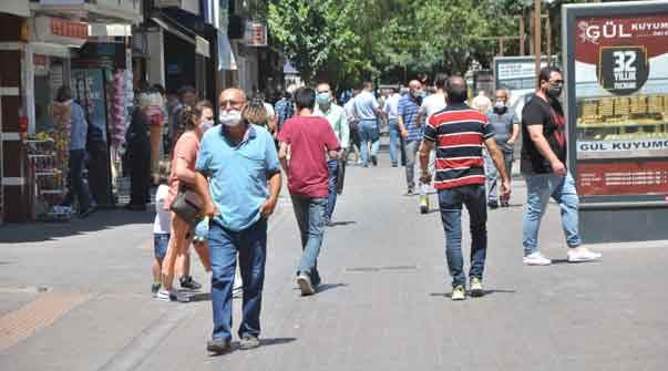 Kurban Bayramının son günü hareketli sokaklar
