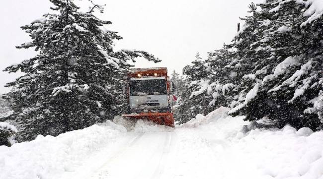 MAHSUR KALAN GÜVENLİKLERE YARDIM ELİNİ UZATTI