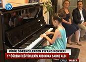 MİNİK ÖĞRENCİLERDEN PİYANO KONSERİ