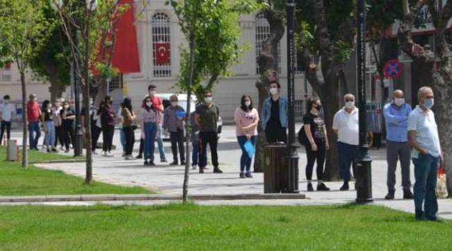 Nüfus müdürlükleri öğrenciler için hizmet veriyor