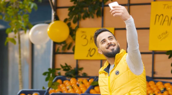 Pazar tezgahından sahnelere...