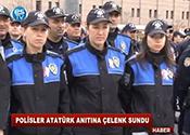 POLİSLER ATATÜRK ANITINA ÇELENK SUNDU 