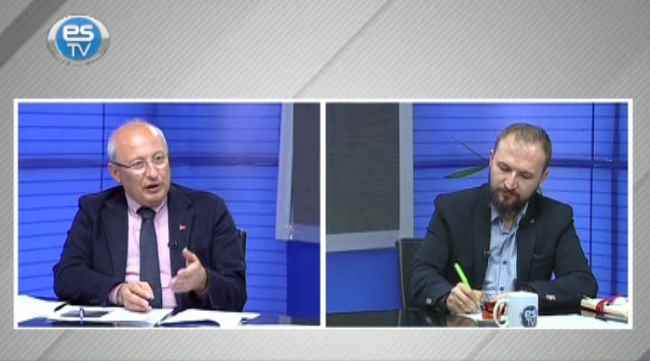 Referandum Özel'in ilk konuğu Çakırözer