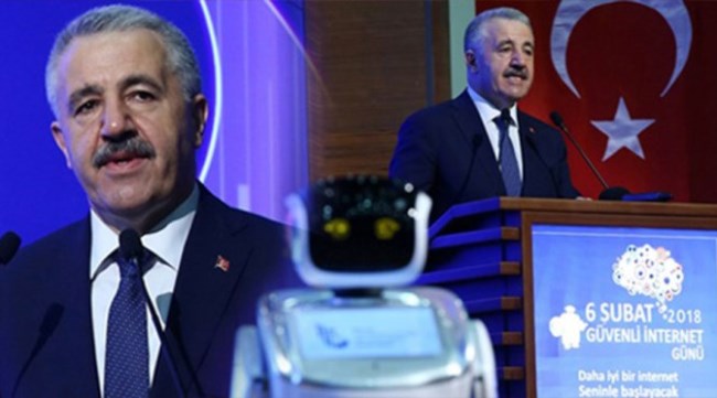 Robot Bakan'dan özür diledi