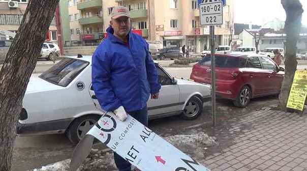 Rüzgar sac levhayı uçurdu, ucuz kurtuldu