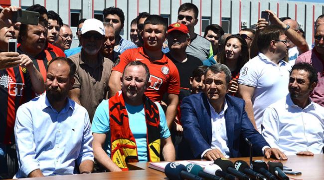 Sergen Yalçın imzaladı