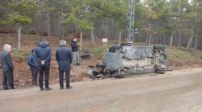 SEYİTGAZİ YOLUNDA KAZA 14 YARALI