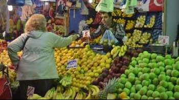 Sezon meyveleri tezgahlardaki yerini aldı