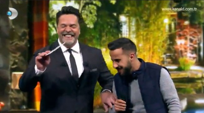 Sosyal medya fenomeni mandalinacı Veysel Mutlu Beyaz Show'u yıktı geçti