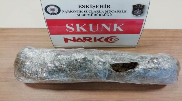 Şüpheli araçtan uyuşturucu çıktı