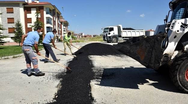 Tepebaşı Belediyesi yol çalışmalarını sürdürüyor