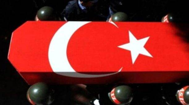 Türkiye şehitlerine ağlıyor