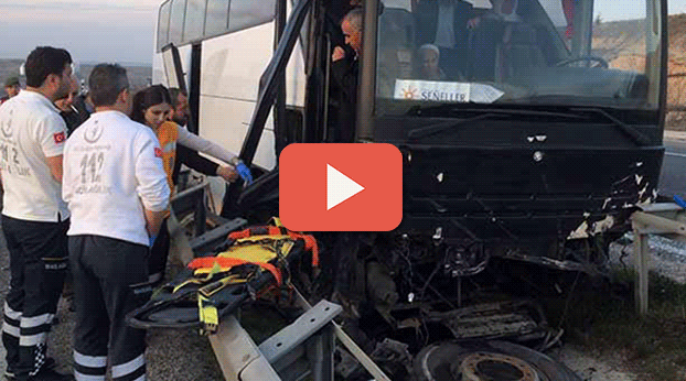 UMRECİLERİ TAŞIYAN OTOBÜS KAZA YAPTI