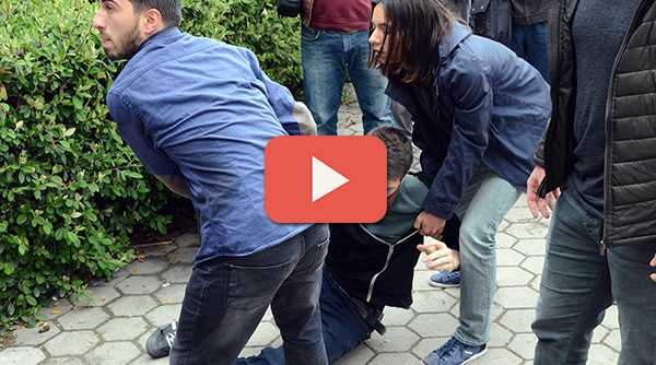 ÜNİVERSİTEDE AFİŞ GERGİNLİĞİ