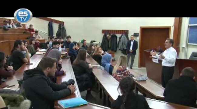 Üniversiteli gençlerle buluştu