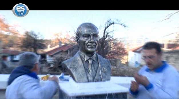 Yazılıkaya'ya imzalı Atatürk büstü