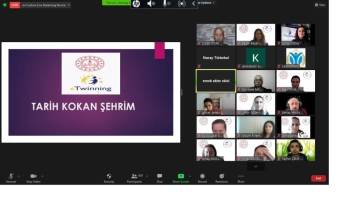 "13 İl 1000 Etwinner" Çevrimiçi Etwinning Çalıştayı Tamamlandı
