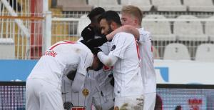 -22'de direniş ateşi yakıldı