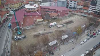 "30 Ağustos İş Merkezi Şehre Değer Katacak"
