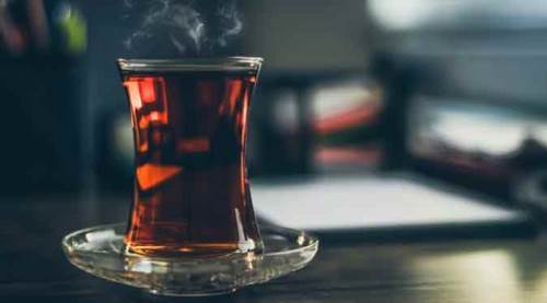 "Beş kuruşluk çay içirmiyorsun" deyip evini terk edince...