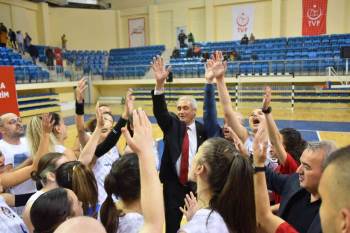 “Bizim Kızlar” Galibiyet Serisini Bozmadı
