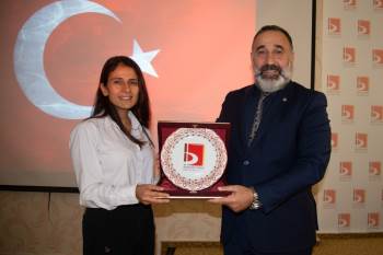 “Cumhuriyete Giden Uzun Yol Ve Atatürk” Konferansı
