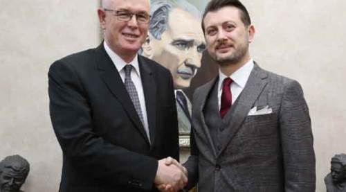 "Doğan'ı da Kurt'u da bu proje için eleştiriyorum"