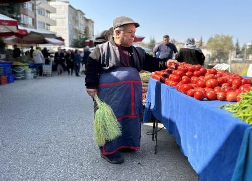 "En kısa pazarcı" Eskişehir'de: Rakibi de yok