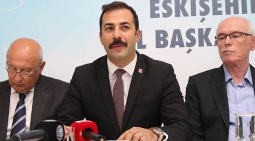 "Eskişehir'de başkanlarımızla yarışacak aday bulamıyorlar"