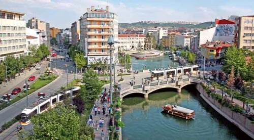 "Eskişehir'in başarı hikayesi Türkiye'ye örnek olacak"