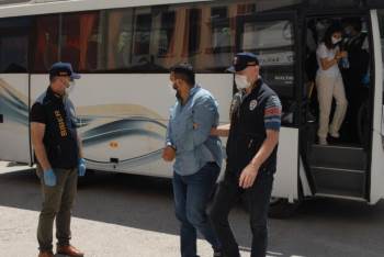 ‘Google’Den Arıyoruz’ Dediler 1 Milyon Tl’Lik Vurgun Yaptılar
