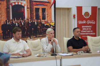 ‘Halk Günü’ İle Kapılarını Halka Açtı
