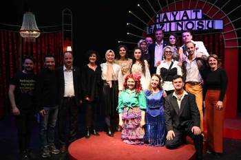 “Hayat Gazinosu” Seyircisiyle Buluşmaya Devam Ediyor
