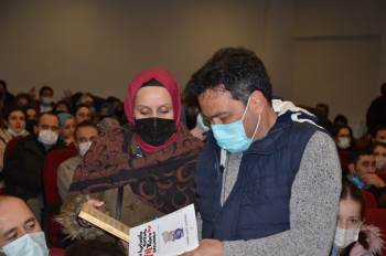 ’Hayata Değer Katmak’ Konulu Konferansa
