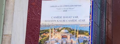 “Hayatın kalbi camide atar” mesajı Eskişehir’de camilere asıldı