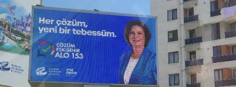 “Her çözüm, yeni bir tebessüm” mesajı dikkat çekti