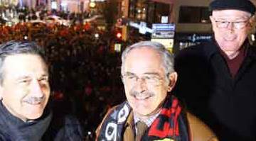 "Herkese hizmet etmeye devam edeceğiz!"