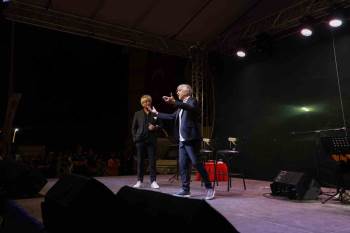 "Hey Gidi Günler” İzleyicilere Nostalji Dolu Anlar Yaşattı
