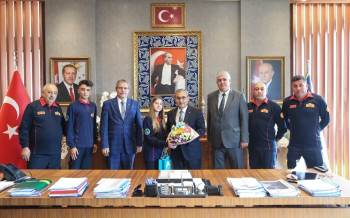 "İtfaiye Ekipleri, Halkımızın Can Ve Mal Güvenliği İçin Gece Gündüz Görev Başında"
