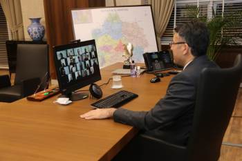 "Karamsarlığa Ve Ümitsizliğe Kapılmayan"
