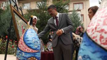 ’Kütahya Çinisinde Büyük Zafer’İn 100. Yılı Sergisi’ Açıldı
