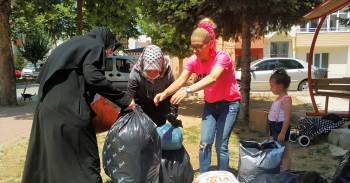 (Özel) 100 Çuval Kıyafet Manavgat’A Gönderildi
