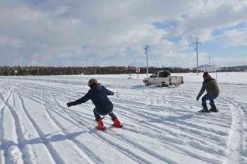 (Özel) 3 Bin Yıllık Frig Vadisi’Nde Kayak Keyfi
